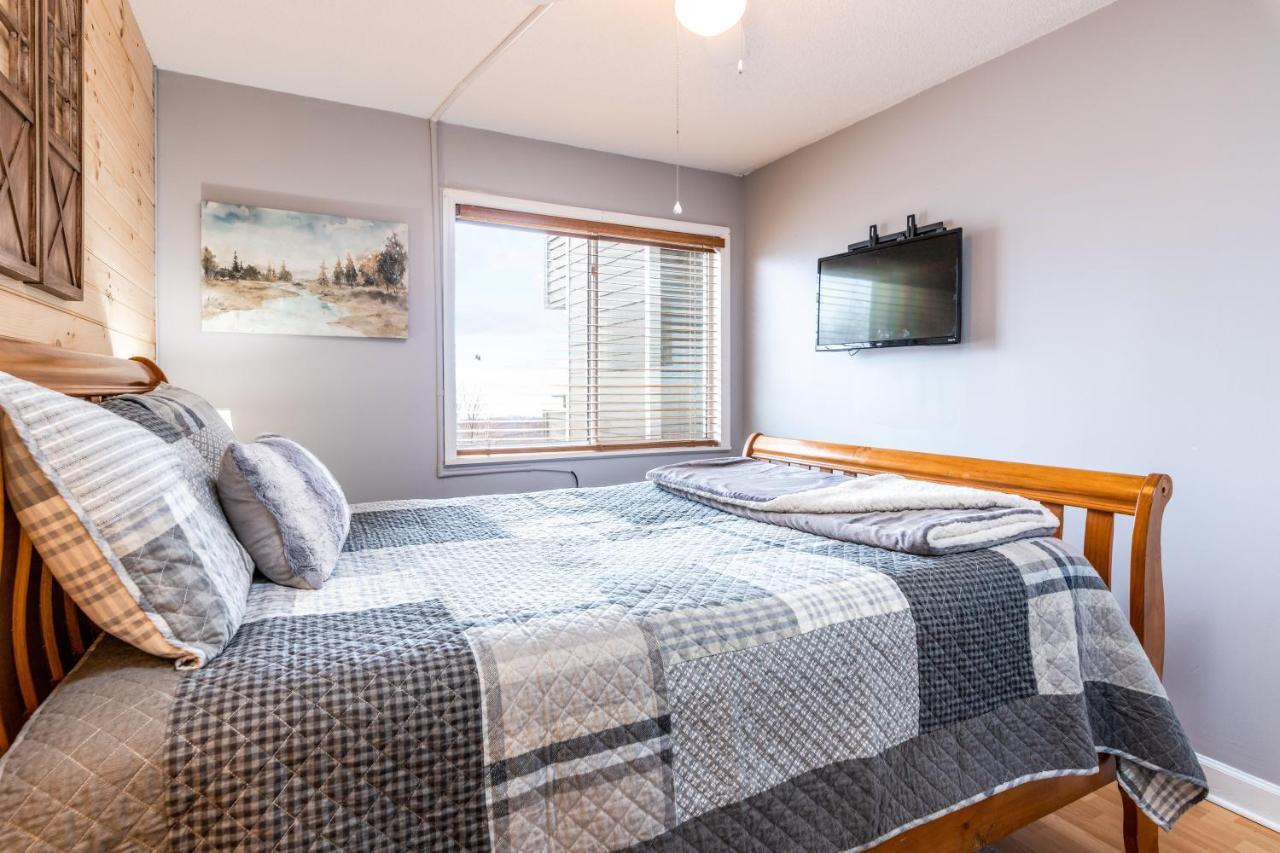 Sky High Views!!-Peak Mountaintop-Outdoor Pool-Close To Downtown-Private Balcony-Wifi-Cable 개틀린버그 외부 사진